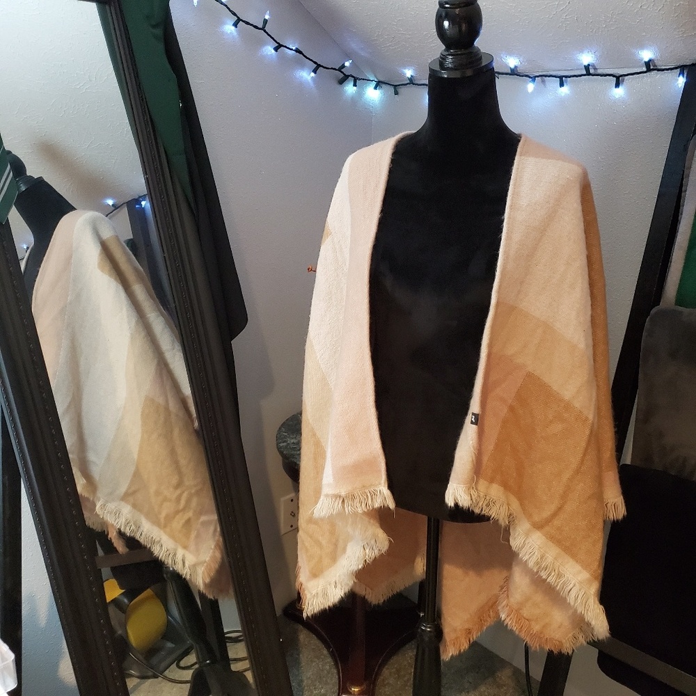 Thick knit shawl